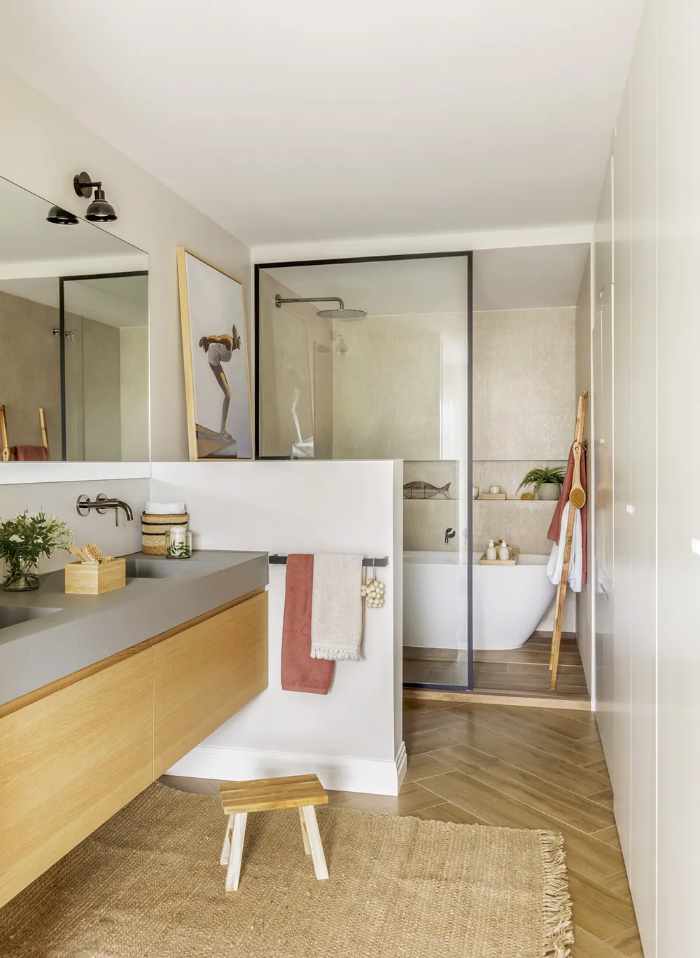 Baño reformado con doble seno y acabados cálidos, La Moraleja, Madrid